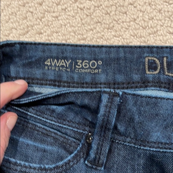DL1961 “Cindy” Slim bootcut jean size 25 - Picture 6 of 8